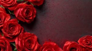 Розкішне квіткове привітання з червоними трояндами до Дня народження.