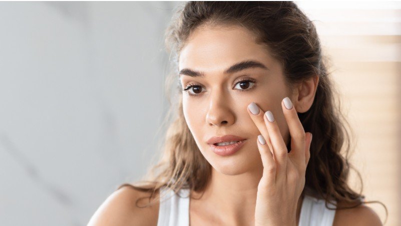 Ліфтинг-макіяж консилером